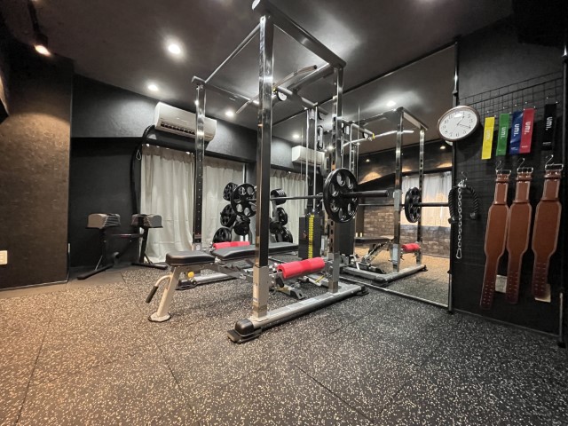 MIYAZAKI GYM 五反田店の内装（2023年施工事例）